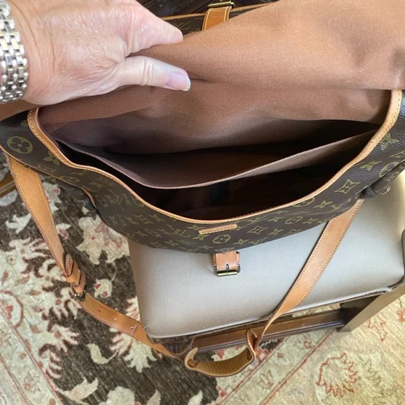 🌟🌟HOST PICK🌟🌟Absolutely Stunning Louis Vuitton Saddle Bag Purse - Picture 17 of 17